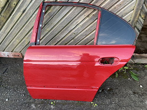 BMW E39 SEDAN 4 двери. (4 фото из 4)