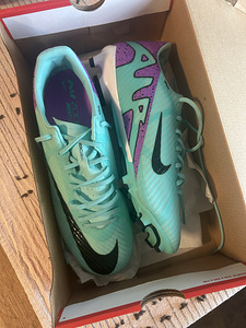 Мужские футбольные бутсы Nike Mercurial Vapor 15 Academy Multi-Ground (1 фото из 3)
