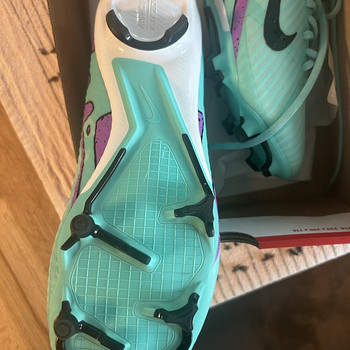 Мужские футбольные бутсы Nike Mercurial Vapor 15 Academy Multi-Ground