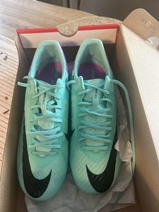Мужские футбольные бутсы Nike Mercurial Vapor 15 Academy Multi-Ground (3 фото из 3)