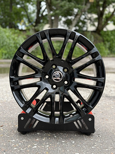 18" оригинальные диски Skoda 5x112 (1 фото из 10)