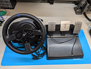 Thrustmaster T300 RS GT Edition (2 foto / 6)