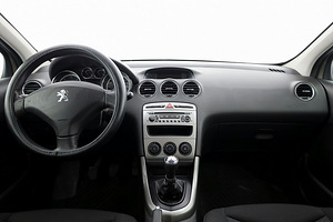 Peugeot 308 Elgance Facelift 1.6 HDi 68kW (5 фото из 6)