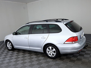 Volkswagen Golf Match ATM 1.6 TDI 77kW (4 фото из 9)