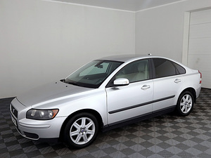Volvo S40 Momentum 2.0 D4 100kW (2 фото из 7)