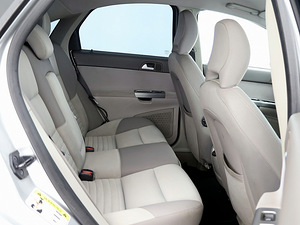 Volvo S40 Momentum 2.0 D4 100kW (7 фото из 7)