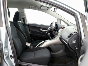 Toyota Auris Linea Sol ATM 1.6 91kW (6 фото из 8)