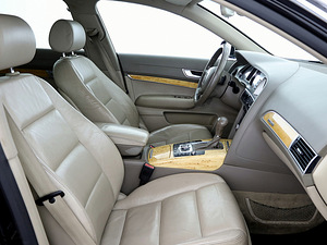 Audi A6 Comfortline Quattro ATM 3.0 TDI 171kW (6 фото из 8)