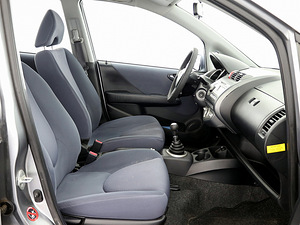 Honda Jazz Elegance Facelift 1.3 61kW (6 фото из 7)