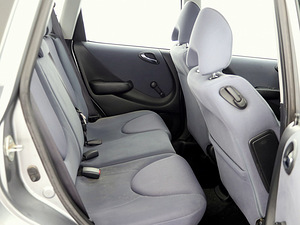 Honda Jazz Elegance Facelift 1.3 61kW (7 фото из 7)
