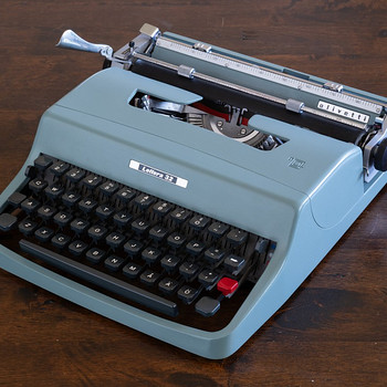 1965a. Качественная пишущая машинка в очень хорошем состоянии