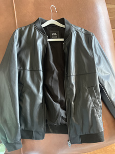 Кожаная куртка ZARA, S (1 фото из 2)