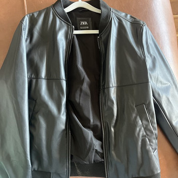 Кожаная куртка ZARA, S