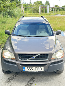Volvo XC90 (1 фото из 8)