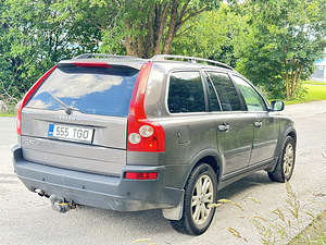 Volvo XC90 (4 фото из 8)