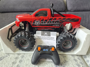 Kaugjuhitav auto New Bright RAM 1500 USB 2.4GHZ pult Mäng (1 foto / 5)