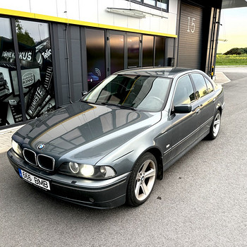 BMW 525
