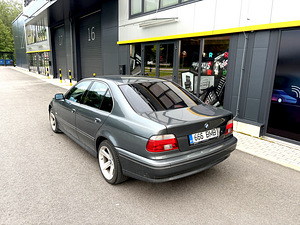 BMW 525 (2 фото из 15)