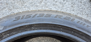 R21 X5 E70 F15 разноширокие 275/40/21 & 315/35/21 Pirelli (3 фото из 4)