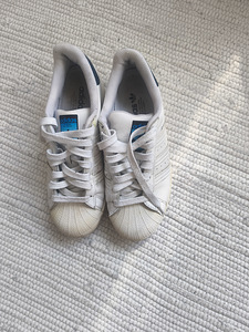 Adidas Superstar (1 foto / 4)