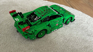 42224 Porsche 911 GT3 R+ 42210 2 Fast 2 Furious Nissan (7 фото из 7)