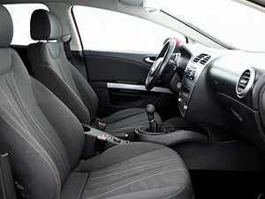SEAT Leon Comfortline Facelift 1.6 TDI 77kW (6 фото из 8)