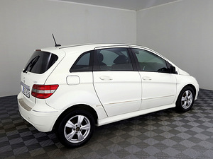 Mercedes-Benz B 170 Luxury Facelift 2.0 85kW (3 фото из 7)