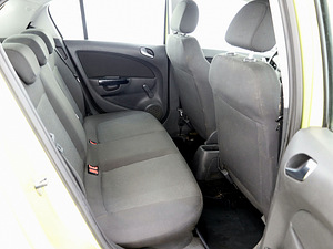 Opel Corsa Elegance ATM 1.2 59kW (7 фото из 7)