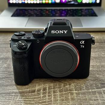 Полнокадровая беззеркальная камера Sony A7 II