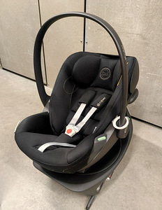 Cybex Clud G I-Size isofix alusega Base G (4 foto / 4)