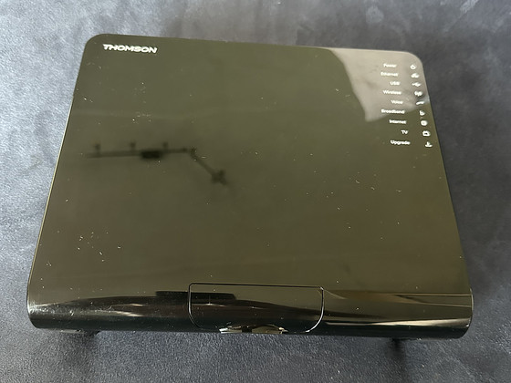 Ruuter Thomson TG789vn TP-Link TL-WR841N