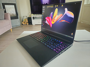 Mänguarvuti, tööjaam XMG Neo 16" Intel i9 / RTX 4080 / 32GB (2 foto / 5)