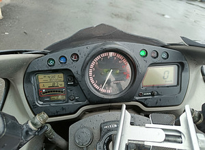 Honda CBR 1100xx (6 фото из 10)