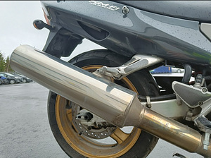 Honda CBR 1100xx (7 фото из 10)