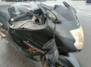 Honda CBR 1100xx (9 фото из 10)