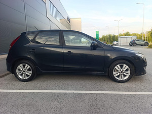 Hyudai I30 (3 фото из 14)