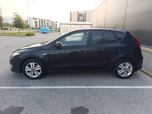 Hyudai I30 (13 фото из 14)