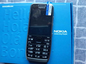Мобильный телефон Nokia E52 (1 фото из 3)