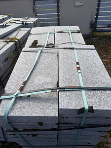 Looduslik graniitplaat 600 × 300 × 80 mm (3 foto / 4)