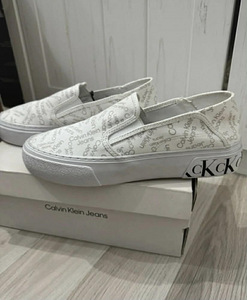 UUED Calvin Klein vabaaja jalanõud nr 38 (1 foto / 6)