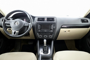 Volkswagen Jetta Comfortline ATM 1.6 TDI 77kW (5 фото из 7)