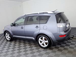 Mitsubishi Outlander Comfort 4x4 2.0 DI-D 103kW (4 фото из 8)