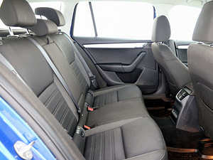 Skoda Octavia Comfortline Facelift 1.5 110kW (7 фото из 7)