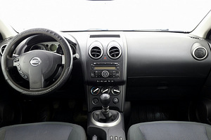 Nissan Qashqai Comfort 2.0 104kW (5 фото из 7)