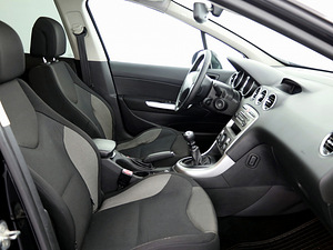 Peugeot 308 Elegance 2.0 HDi 100kW (6 фото из 9)