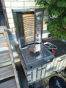 Professionaalne elektriline kebabigrill GR60F 5800W 380–415V (1 foto / 10)