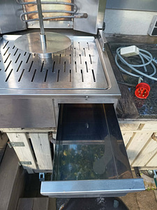 Professionaalne elektriline kebabigrill GR60F 5800W 380–415V (2 foto / 10)
