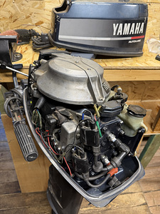 Лодочный мотор YAMAHA 20 (3 фото из 6)