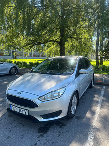 Ford Focus 1.6 (2 фото из 10)