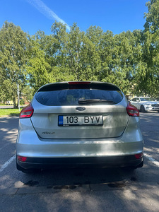 Ford Focus 1.6 (1 фото из 10)